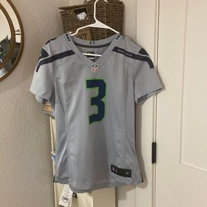 Seahawks women’s jersey size medium